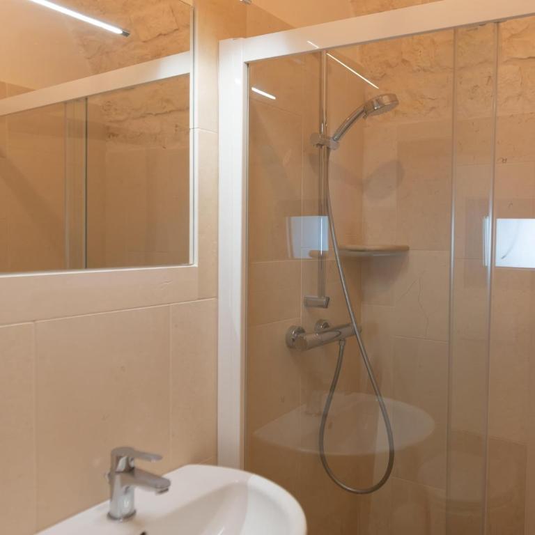 Trulli in Puglia with Pool for 6 - Casa Vacanze con 2 Camere da Letto - 19