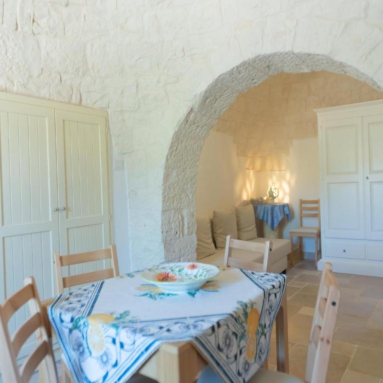 Trulli in Puglia with Pool for 6 - Casa Vacanze con 2 Camere da Letto - 3
