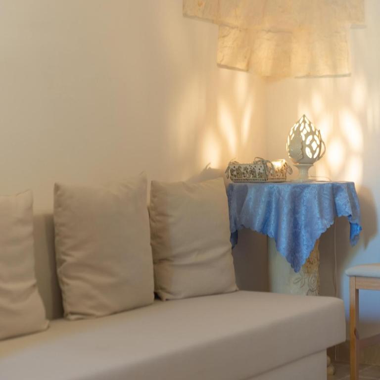 Trulli in Puglia with Pool for 6 - Casa Vacanze con 2 Camere da Letto - 9