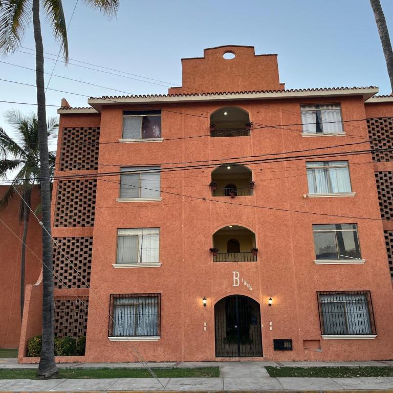 Zona dorada: amplio departamento para 12 - Three-Bedroom Apartment - 17