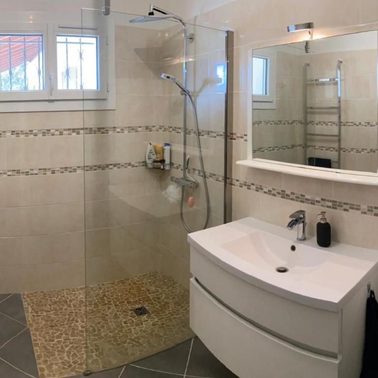 Beautiful Property Isle-sur-la-Sorgue - Maison de Vacances - 18