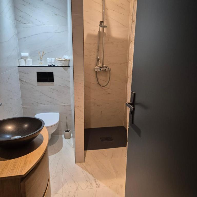 La Combe - One-Bedroom Apartment - 3