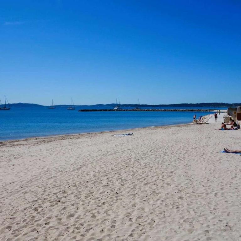 HYEDHI Studio pour 4 personnes avec vue mer sur le port d'Hyères - Studio-Apartment - 16