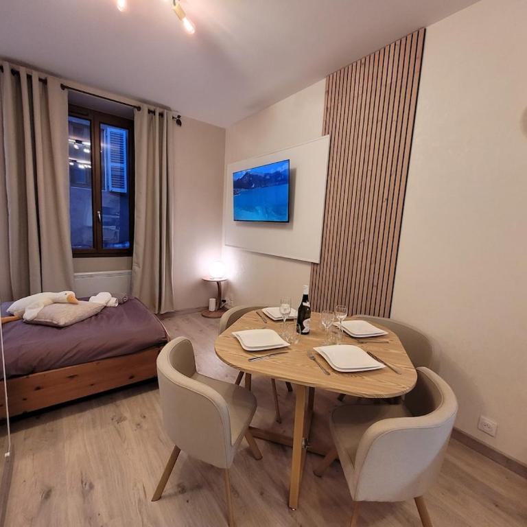 Au Faubourg -Old City - Lake & Canal 1 min - Apartamento Estudio - 5