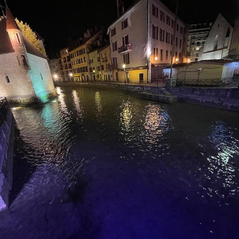 Au Faubourg -Old City - Lake & Canal 1 min - Apartamento Estudio - 29