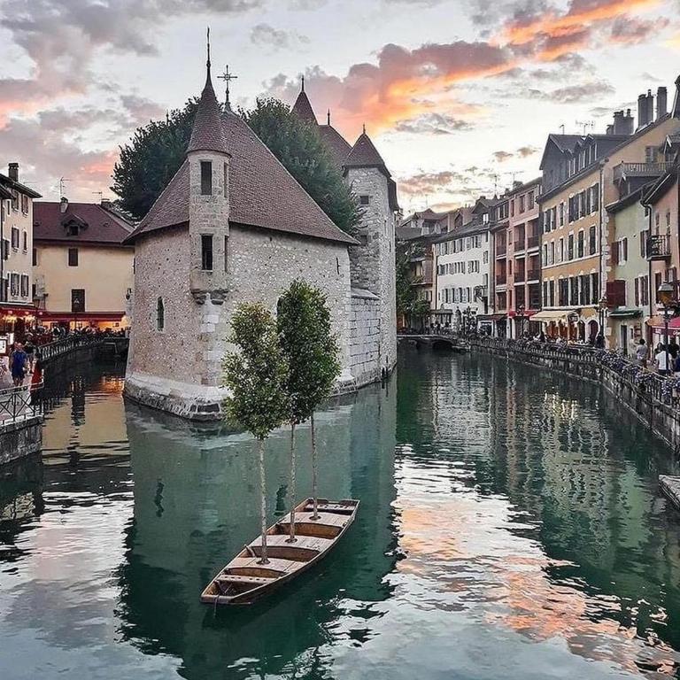 Au Faubourg -Old City - Lake & Canal 1 min - Apartamento Estudio - 38