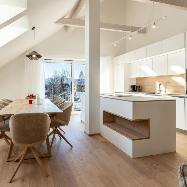 Alpine Suite Spot - Premium Apartment mit 3 Schlafzimmern und Balkon - 1