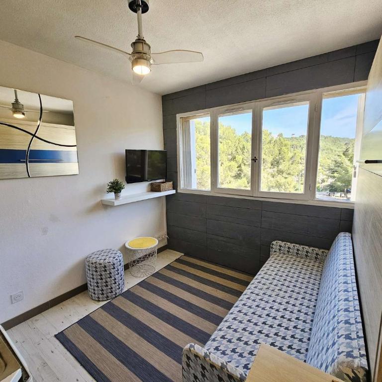 Studio moderne au calme, piscine dans la résidence, lave linge - Studio-Apartment - 1