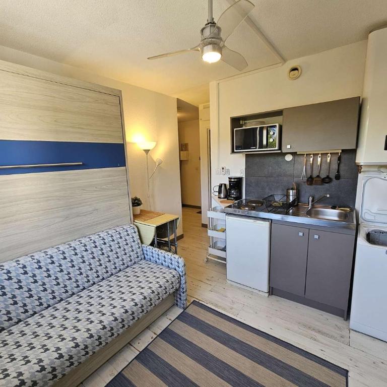 Studio moderne au calme, piscine dans la résidence, lave linge - Studio-Apartment - 3