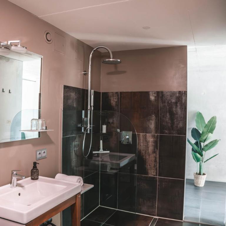 Sunset Club - LOFT - 155 m2 Sichtbeton - Zentral - Apartment mit 3 Schlafzimmern - 32