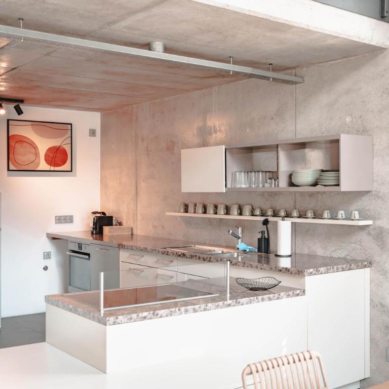 Sunset Club - LOFT - 155 m2 Sichtbeton - Zentral - Apartment mit 3 Schlafzimmern - 2