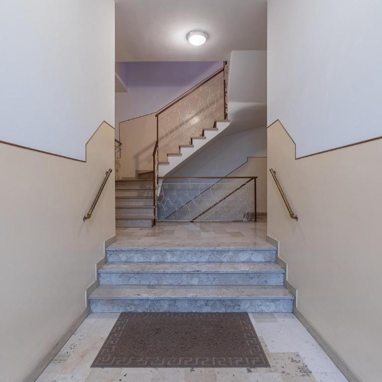 GuestHost - Where the Mountain Meets the City - Two-Bedroom Apartment - 19