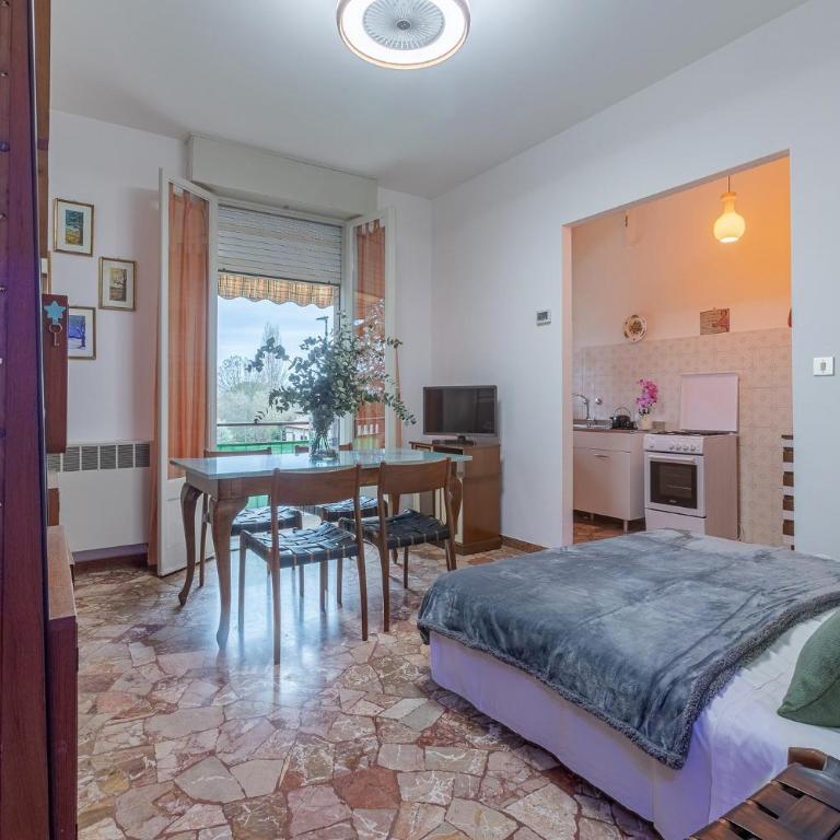 GuestHost - Where the Mountain Meets the City - Two-Bedroom Apartment - 6