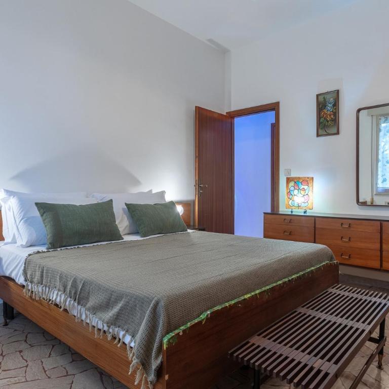 GuestHost - Where the Mountain Meets the City - Two-Bedroom Apartment - 11