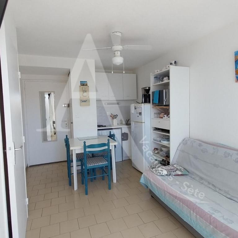 Coquet T2 avec balcon en plein coeur du quartier de la Corniche proche commerces et plages - Apartment mit Balkon - 4