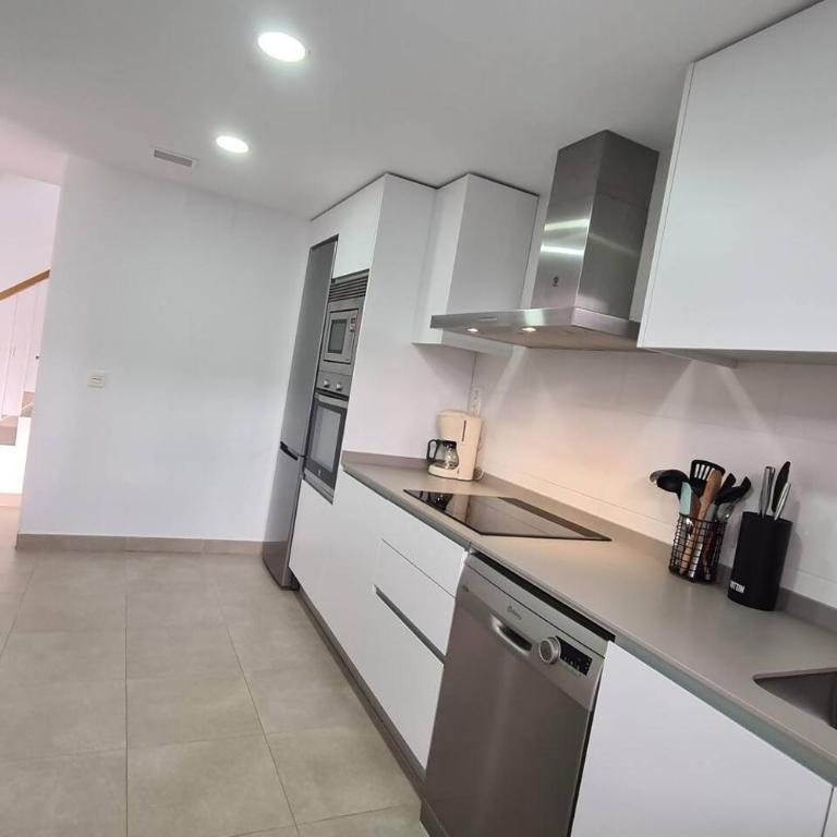 Lucena Beach. Ático soleado, piscina y playa - Apartamento de 2 dormitorios con balcón y terraza - 7