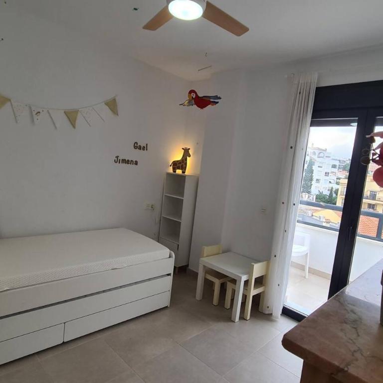 Lucena Beach. Ático soleado, piscina y playa - Apartamento de 2 dormitorios con balcón y terraza - 10