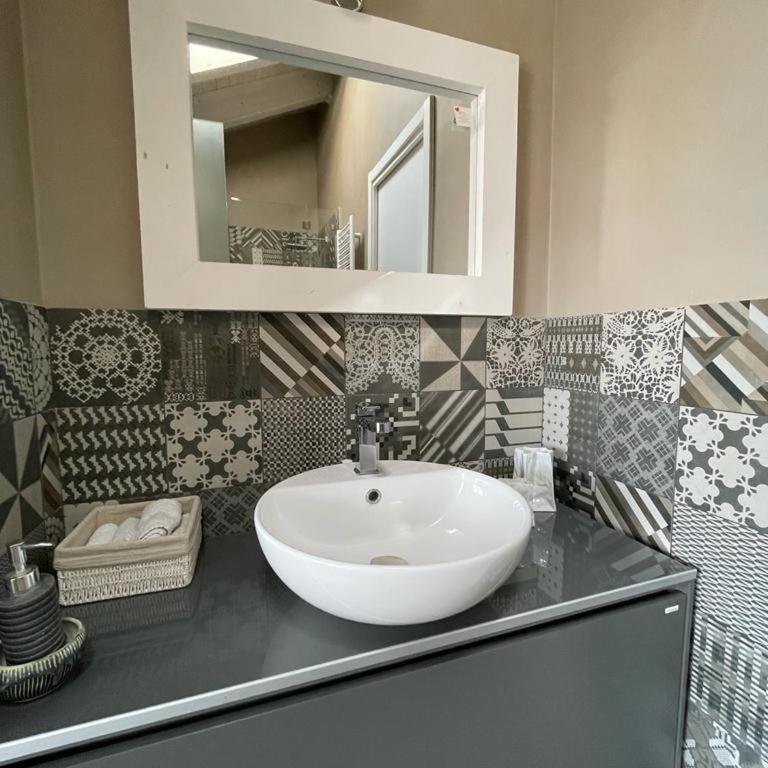 Charming Penthouse in Turin - Appartamento con 2 Camere da Letto - 14