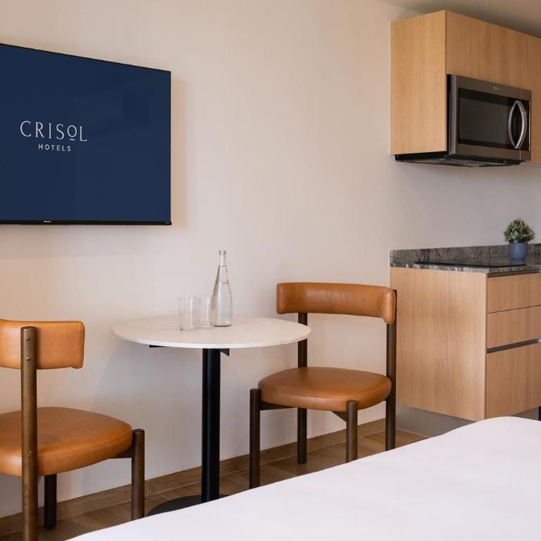 Crisol Suites Condesa - Studio with Balcony - 5