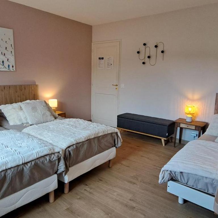 Chambre d'hôte de Reymure - Chambre Triple avec Salle de Bains Privative - 4