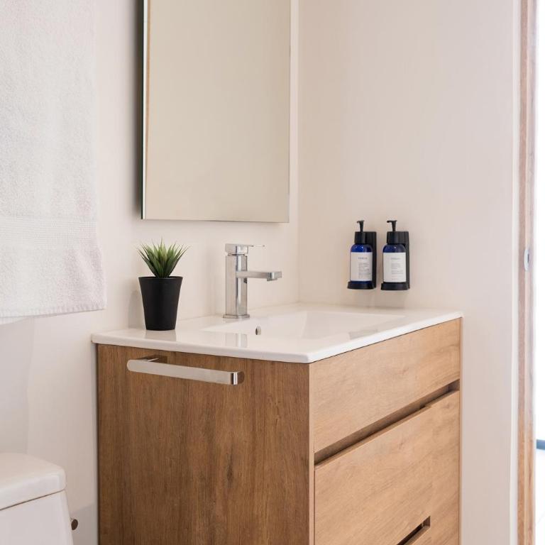 Crisol Suites Condesa - Studio with Balcony - 10