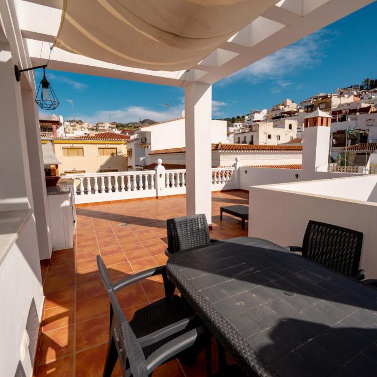 Casa Jose y Angeles - Three-Bedroom Townhouse - 1