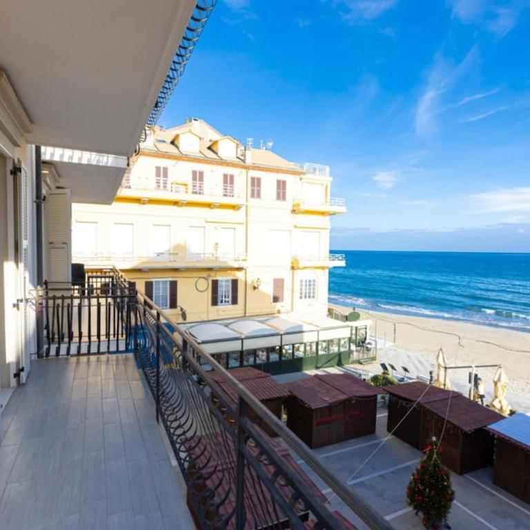 XX Settembre 74 by Le Case di Tati - Four-Bedroom Deluxe Apartment - 6