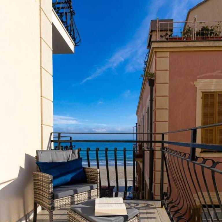 XX Settembre 74 by Le Case di Tati - Four-Bedroom Deluxe Apartment - 36