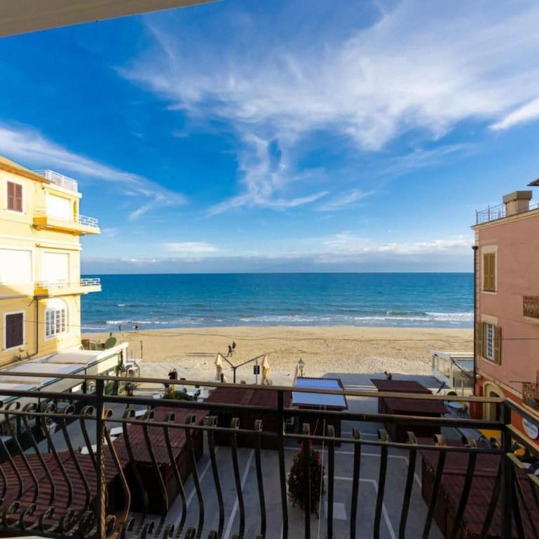 XX Settembre 74 by Le Case di Tati - Four-Bedroom Deluxe Apartment - 37