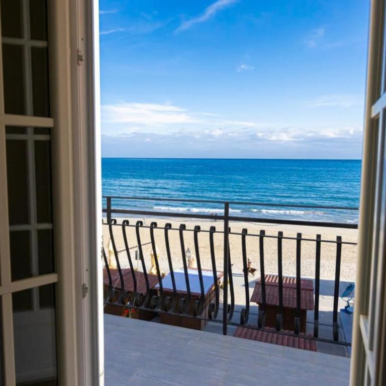 XX Settembre 74 by Le Case di Tati - Four-Bedroom Deluxe Apartment - 48