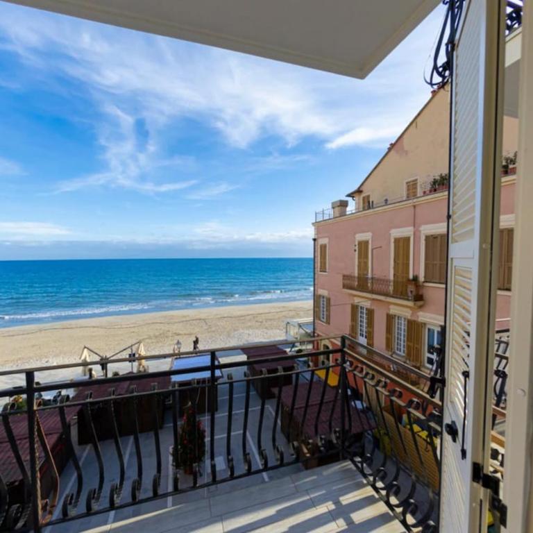 XX Settembre 74 by Le Case di Tati - Four-Bedroom Deluxe Apartment - 83