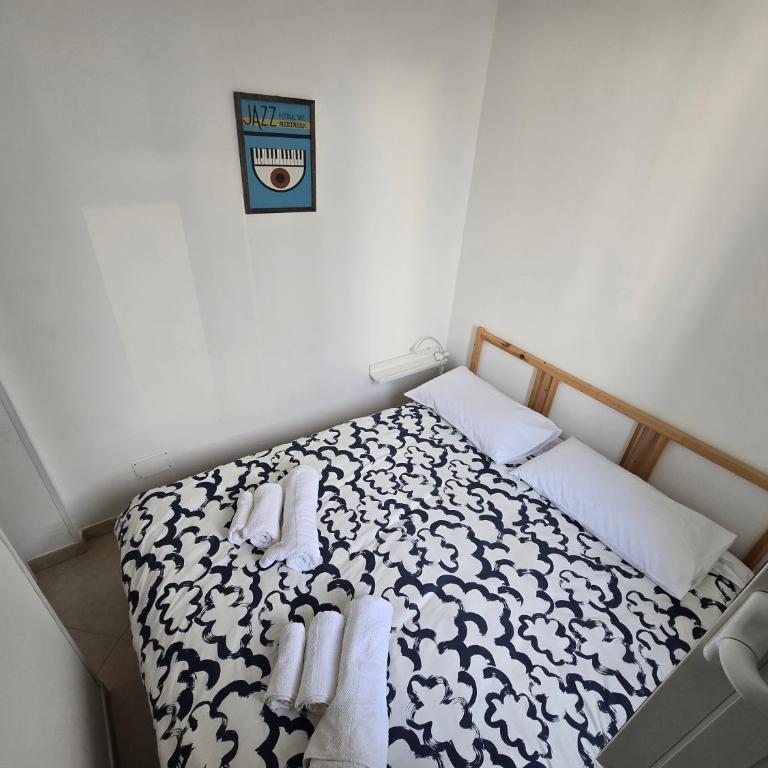 Tiny House Bari - Appartamento con 2 Camere da Letto e Balcone - 3