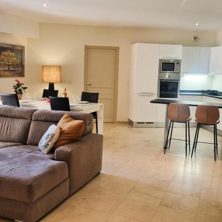 Elégant 3 pièces au Port de la Figueirette - Appartement 2 Chambres - 17
