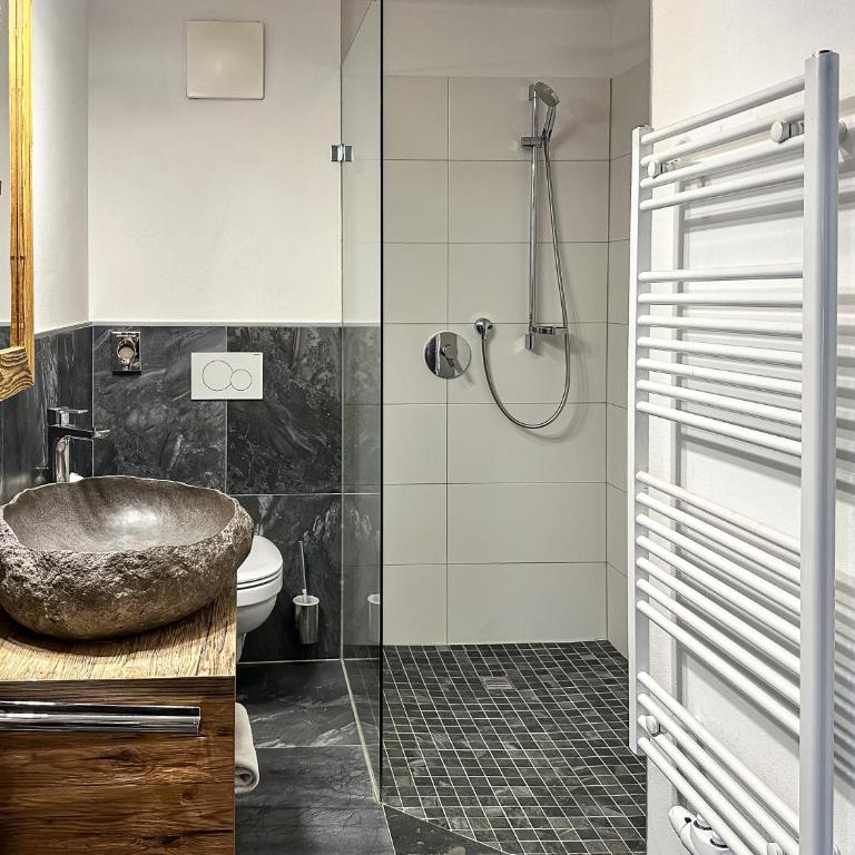 Our's Living - modern Apartments with Sauna near Kitzbüheler Alpen ski lift - Superior Apartment mit Balkon - 12