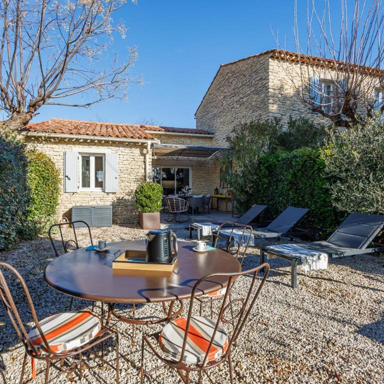 Basti Lou - Proche du village de Gordes - Maison 2 Chambres - 14