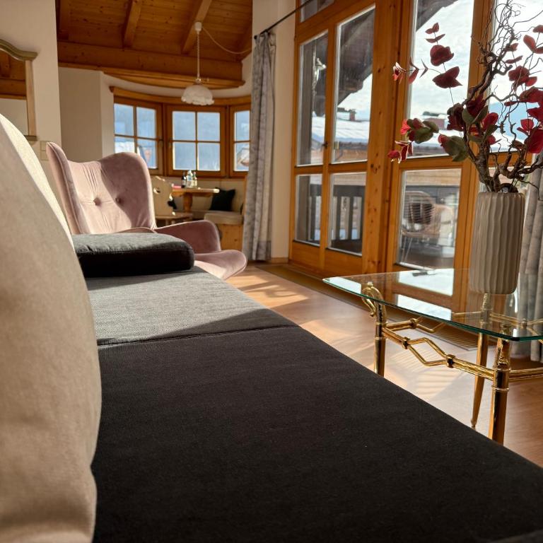 Alpenflair Apartments - Deluxe Doppelzimmer mit Balkon - 2