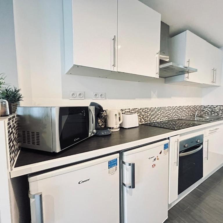 Super 5 chambres avec 4 SDB près du centre et gare - Apartamento de 5 dormitorios - 28