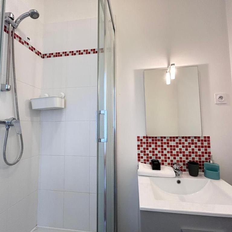 Super 5 chambres avec 4 SDB près du centre et gare - Apartamento de 5 dormitorios - 3