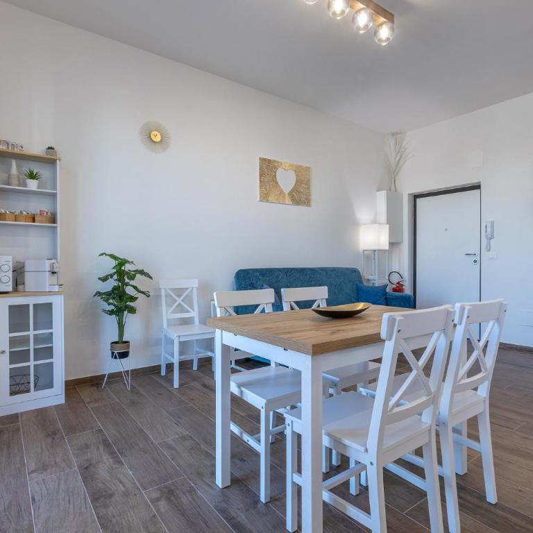 GuestHost - Manis Home - Two-Bedroom Apartment - 1