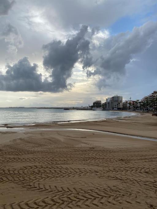 En Torrevieja Acogedor a 200 metros la playa WIFi - Apartamento de 2 dormitorios - 21