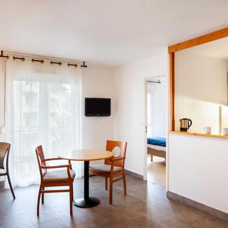 Séjours & Affaires Annecy Le Pont Neuf - Appartement Premium - 6