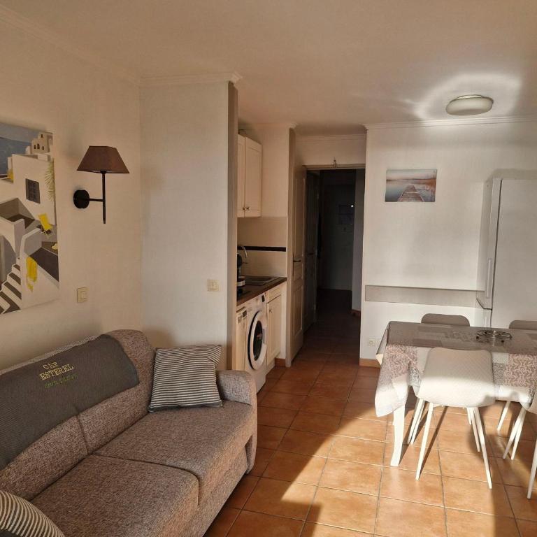 Cap Esterel : Appartement 2 Pièces, Vue Mer, Accès Piscines - FR-1-504-663 - Apartment - 4