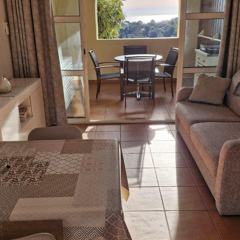 Cap Esterel : Appartement 2 Pièces, Vue Mer, Accès Piscines - FR-1-504-663 - Apartment - 1