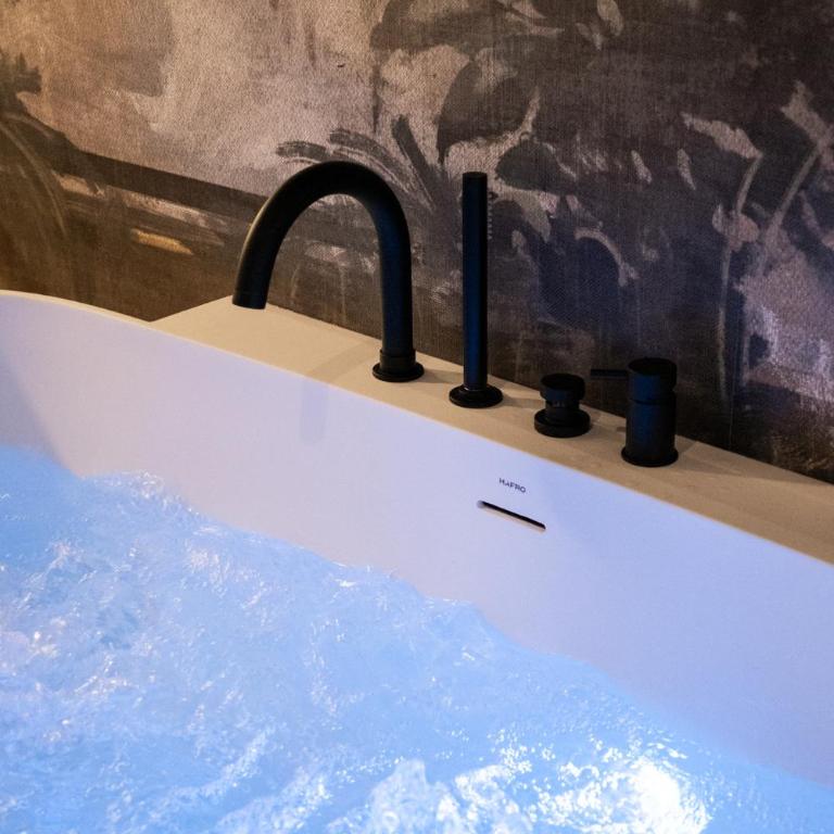 Trullo delle Sfere- Luxury trullo with Jacuzzi - Casa con 1 Camera da Letto - 17