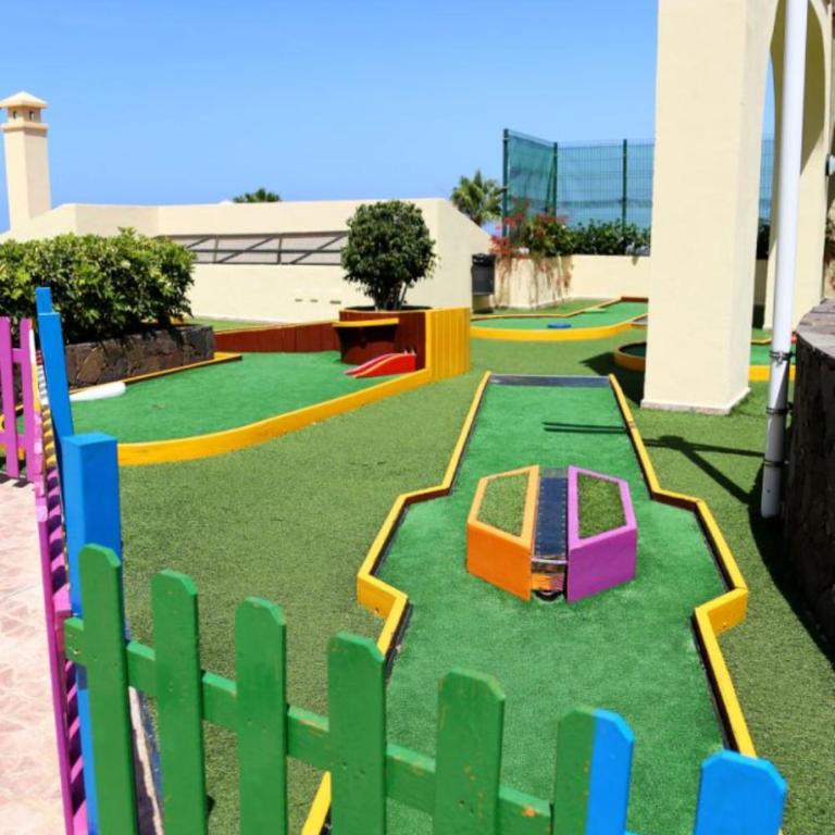 Torviscas Fantastic Apartment with Pool and Private Terrace - Two-Bedroom Apartment with Balcony and Sea View - 24