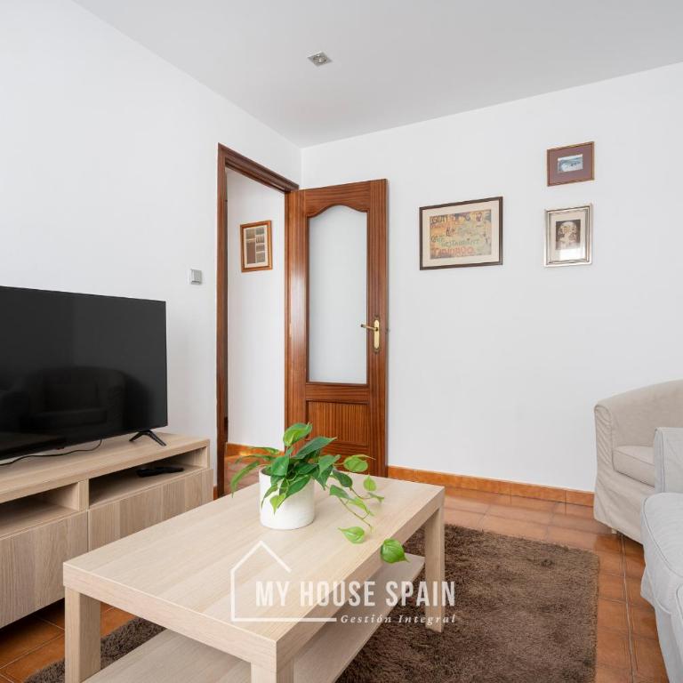 MyHouseSpain - Único piso cerca de la playa - Apartamento de 3 dormitorios - 1