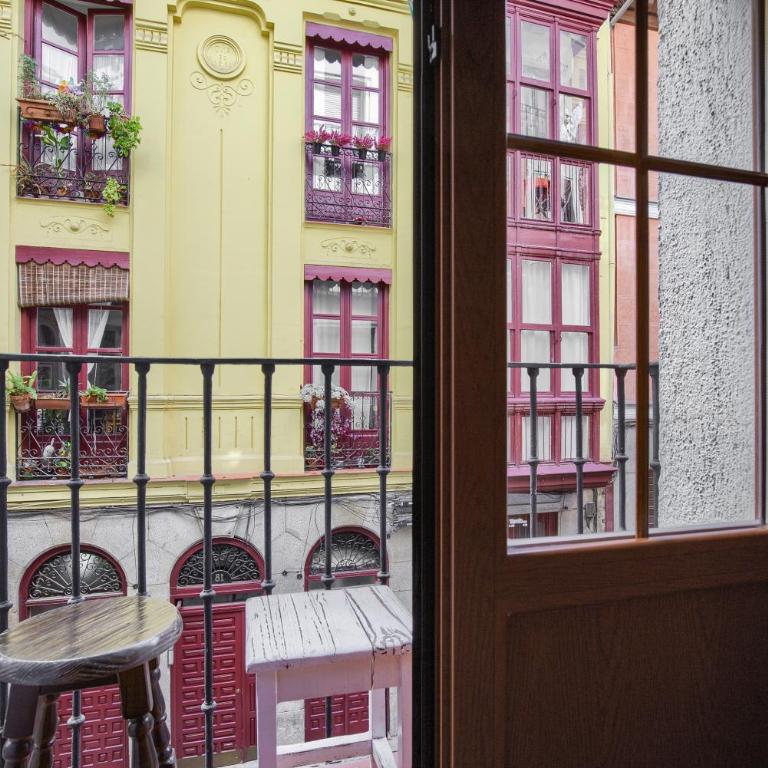 Tirso de Molina I - 3 dormitorios, 2 baños - Three-Bedroom Apartment - 26
