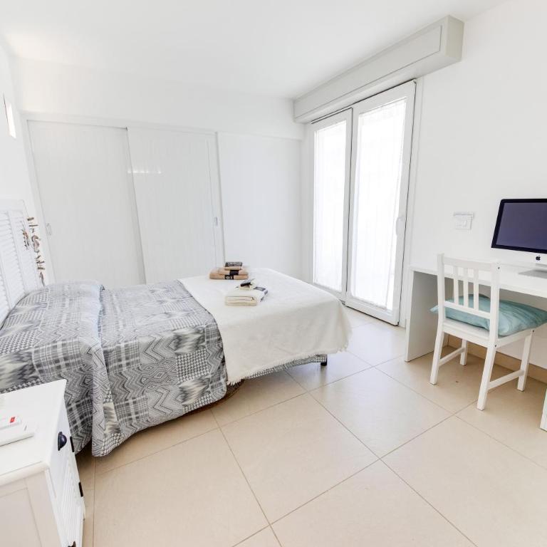 RICCIONE sul MARE con servizio SPIAGGIA e AQUAPARK - Apartment with View and Balcony - 79