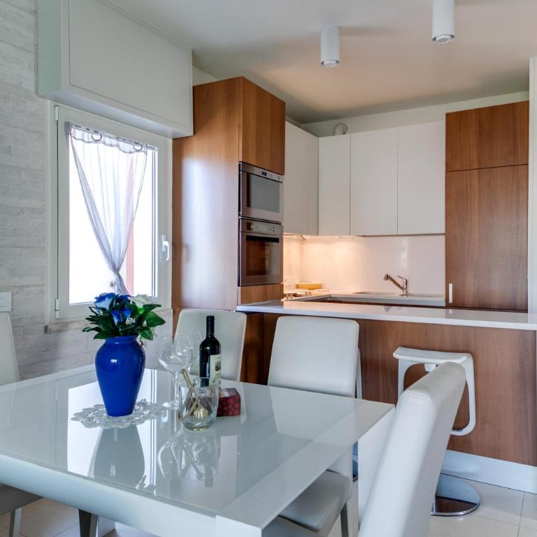 RICCIONE sul MARE con servizio SPIAGGIA e AQUAPARK - Apartment with View and Balcony - 18