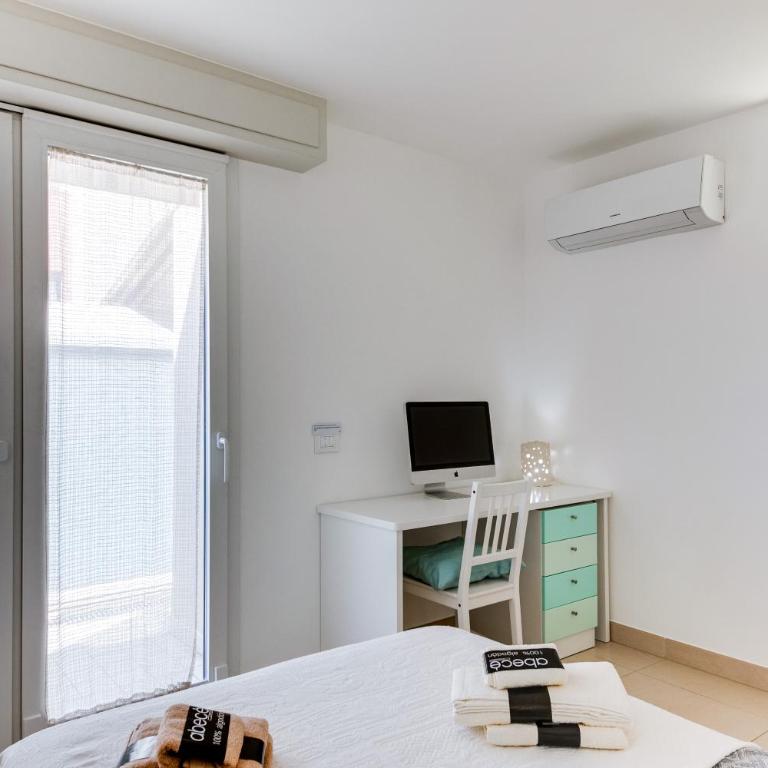 RICCIONE sul MARE con servizio SPIAGGIA e AQUAPARK - Apartment with View and Balcony - 92